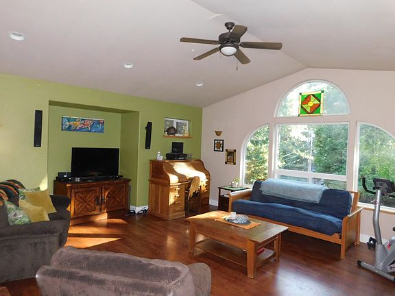 3rd image of 5070 Apple Creek Ct
