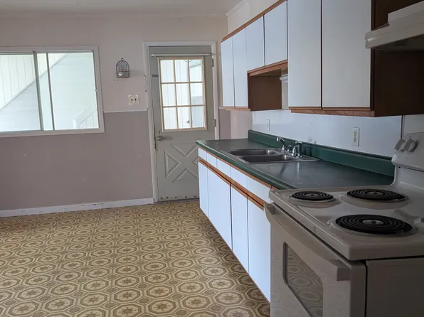 (undisclosed Address), Madawaska, ME 04756