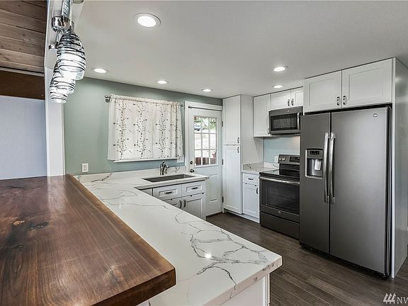 Main level Kitchen