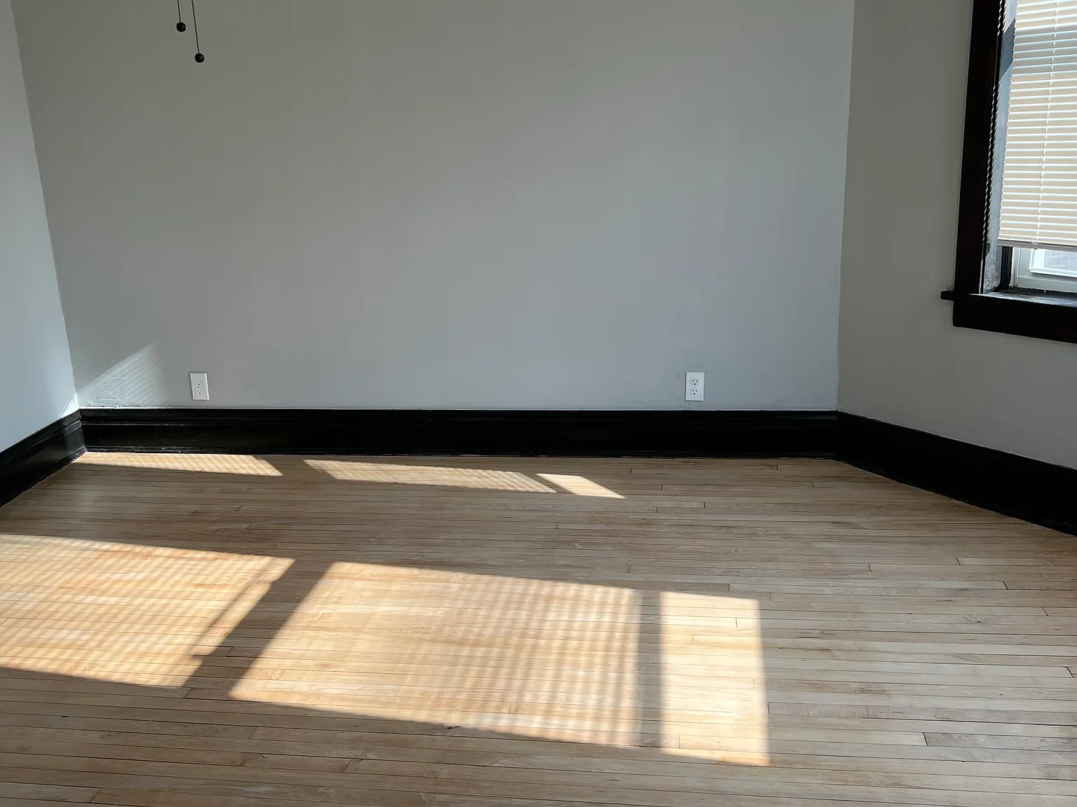 1 bed, 900 sqft, $1,490 — Photo 4