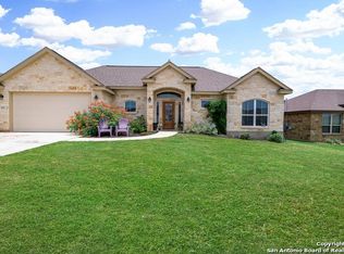 113 Ridgecrest, Floresville, TX 78114