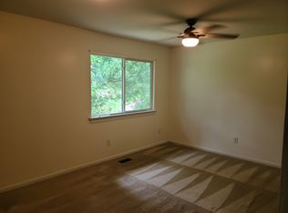 158 Woodlake Dr, Charlottesville, VA 22901
