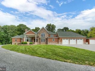 99 Wolf Ln, Newville, PA 17241