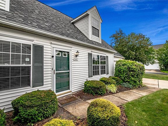 3rd image of 507 Parkside Ln #24