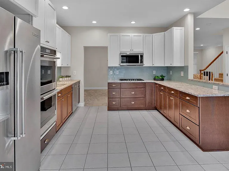 9 Ross Way — Photo 11