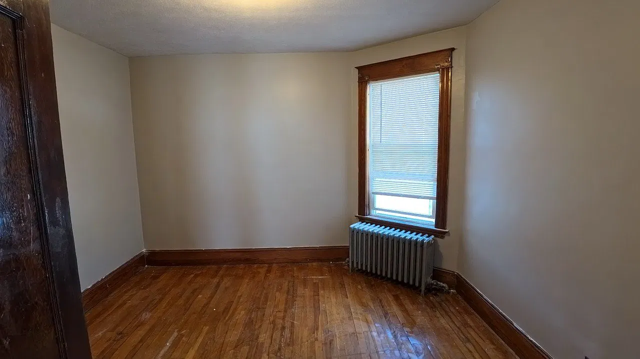 3 bed, 1200 sqft, $1,850 — Photo 4
