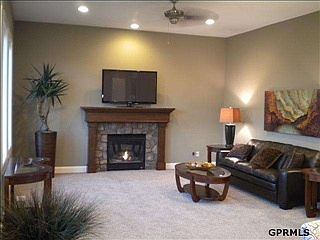 5th image of 17559 Corby St