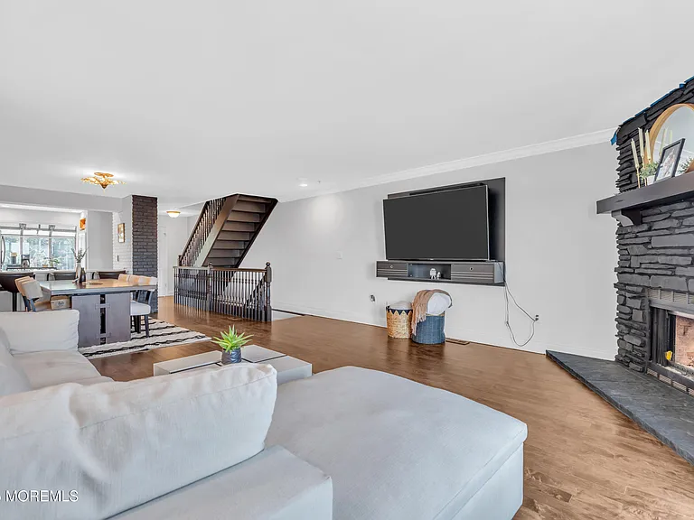 165 Riddle Ave #9 — Photo 14
