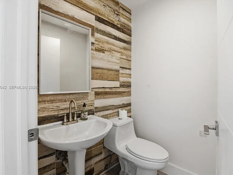 1135 Oysterwood St — Photo 17