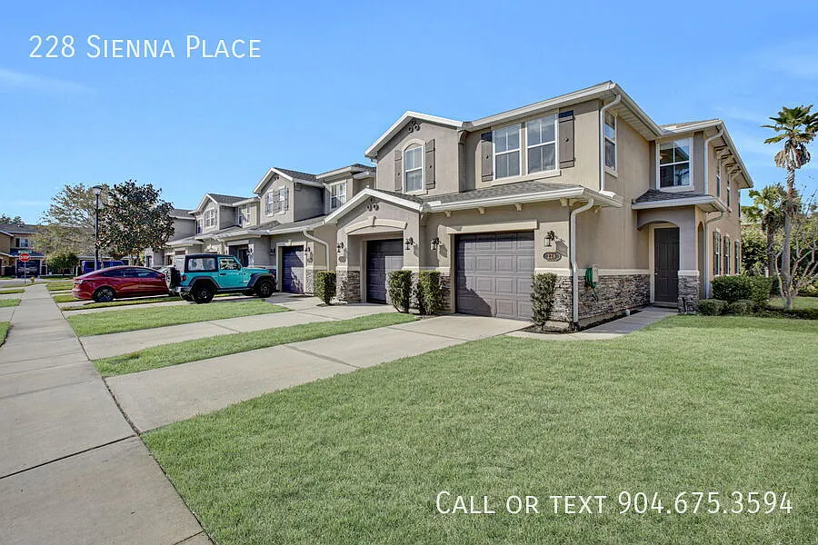 Charming 3-Bedroom End-Unit Townhome in Tuscany Village — Photo 2