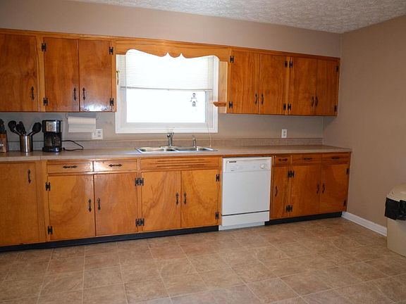 5th image of 1105 W Beaver Creek Dr