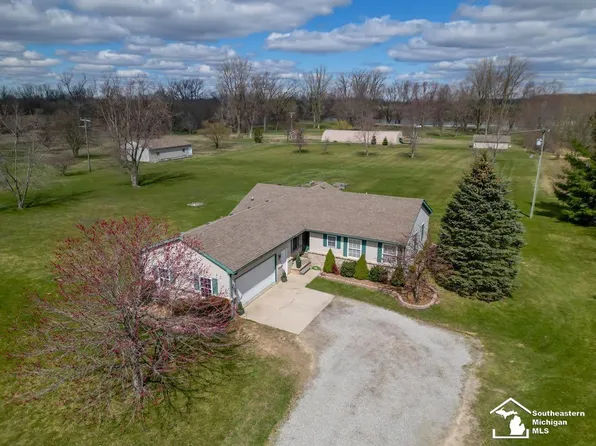 8294 Dixon Rd, Monroe, MI 48161