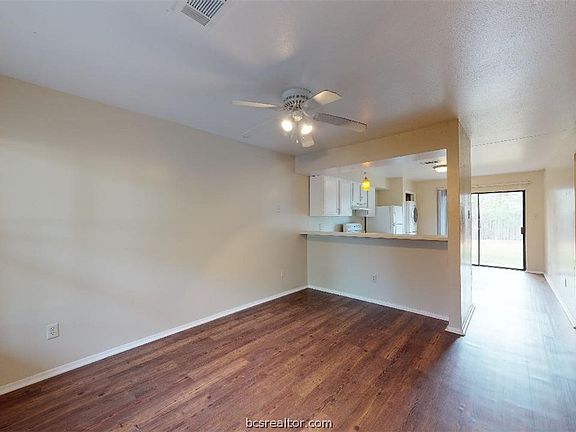 2nd image of 305 Manuel Dr APT B