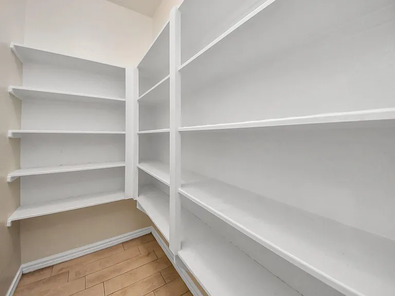 28215 Shorecrest Ln — Photo 24