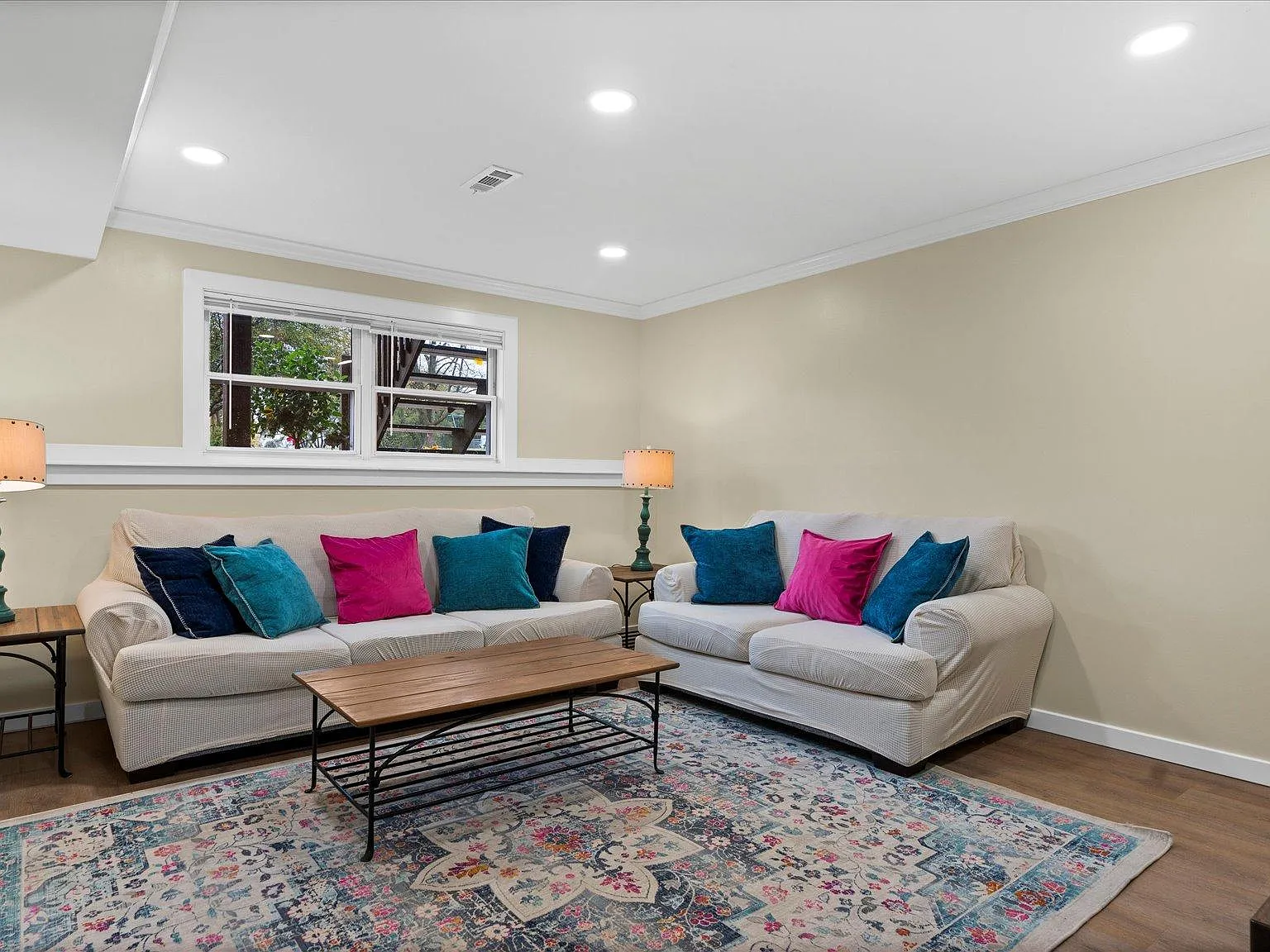 2 bed, 936 sqft, $2,100 — Photo 3