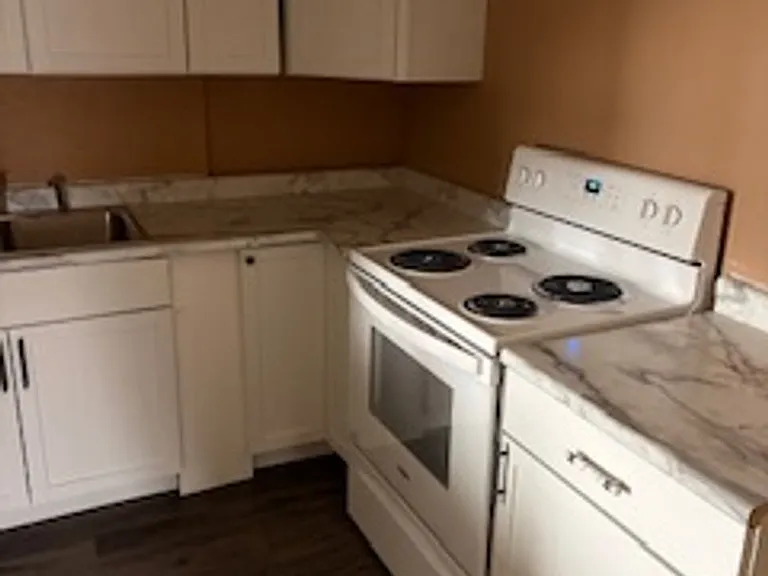 303 Franklin St #3 — Photo 6