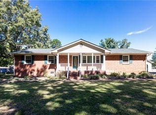 5912 Hyde Park Dr, High Point, NC 27263