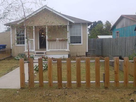 2nd image of 3741 Lynda Lee Dr