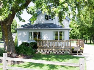 832 S Main St, Saukville, WI