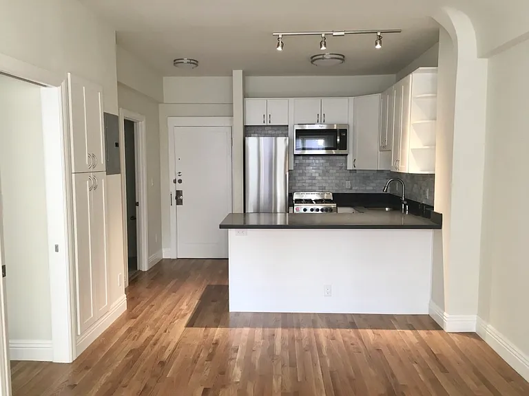745 Hyde St #26 — Photo 1