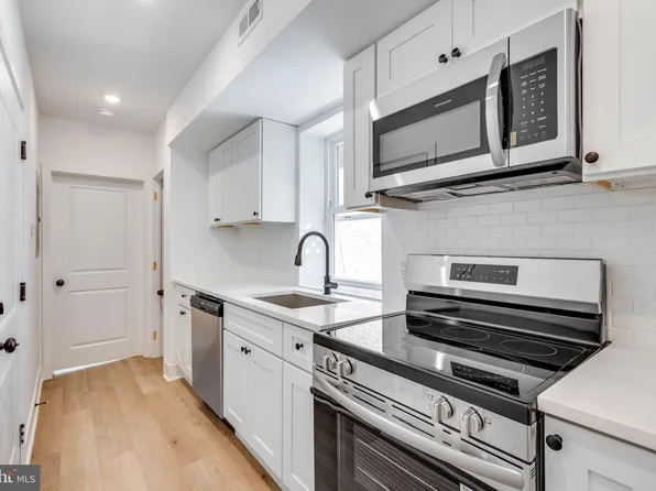 4327 Baltimore Ave #3, Philadelphia, PA 19104