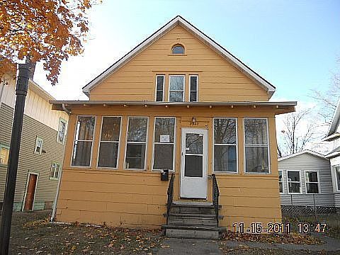 1st image of 2947 Oliver Ave N