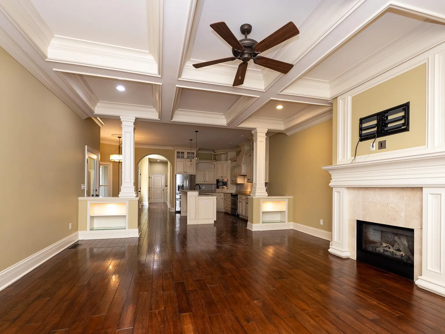 3 bed, 3368 sqft, $4,800 — Photo 3
