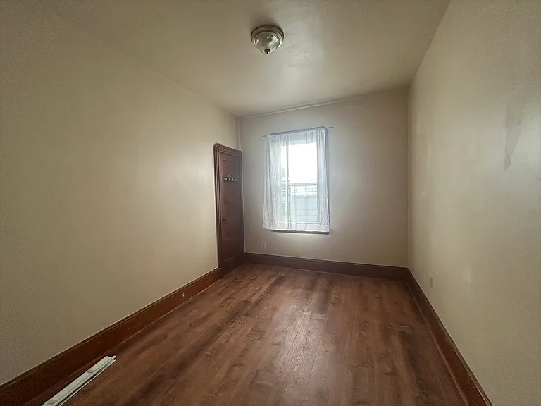 33 Sidney St #2 — Photo 8
