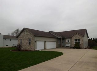 24 Laurelwood Dr, Valparaiso, IN 46383