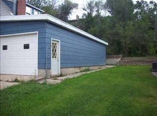 121 11th Ave NE, Minot, ND 58703