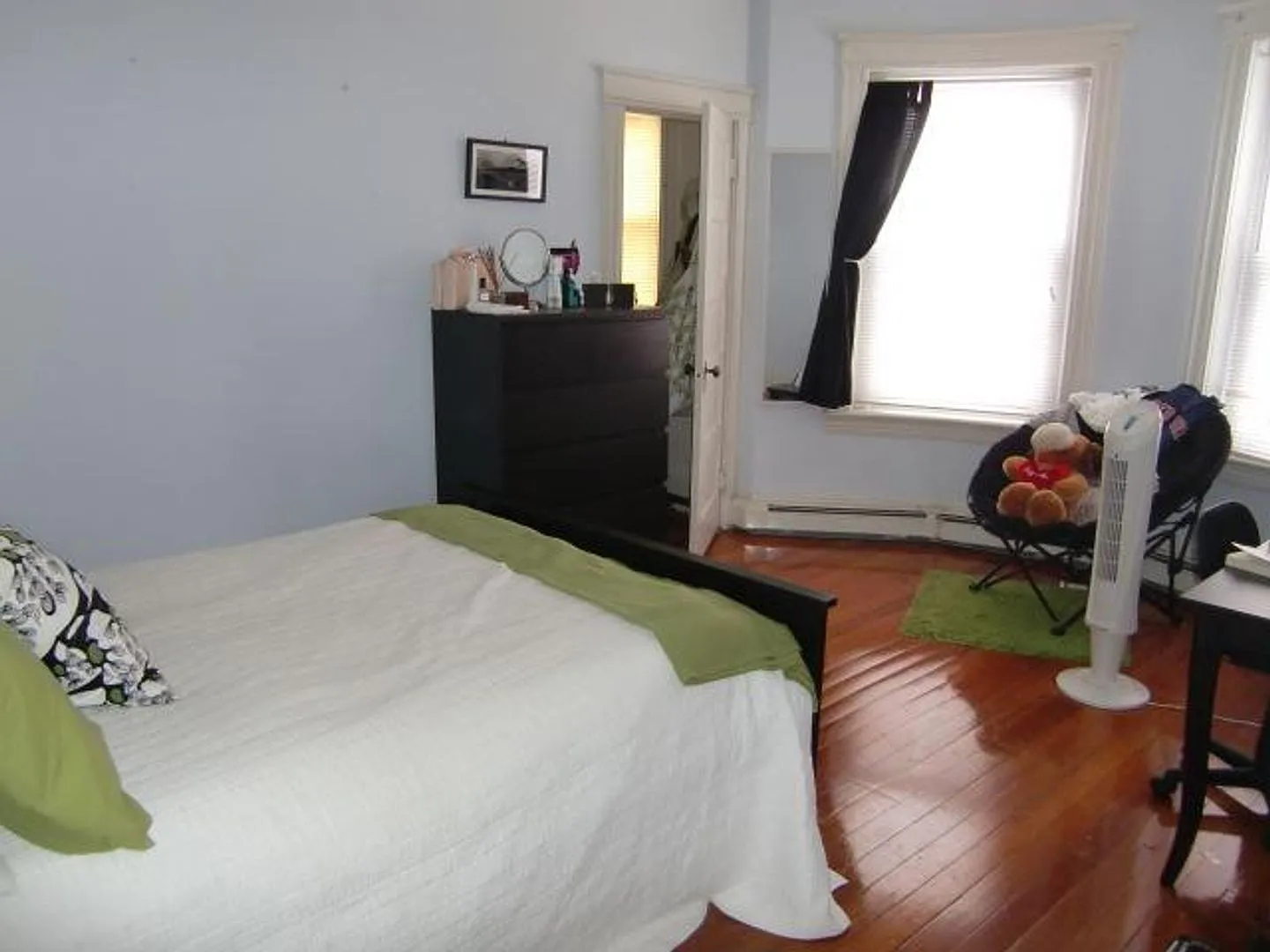 No Brokers Fee, No Security Deposit, Heat, Hot Water Included, Steps from the T Stop, Laundry on ... — Photo 3