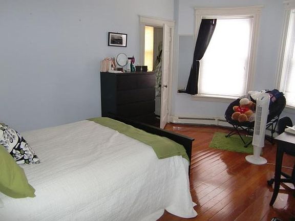 3rd image of 201 Winthrop Rd #11A