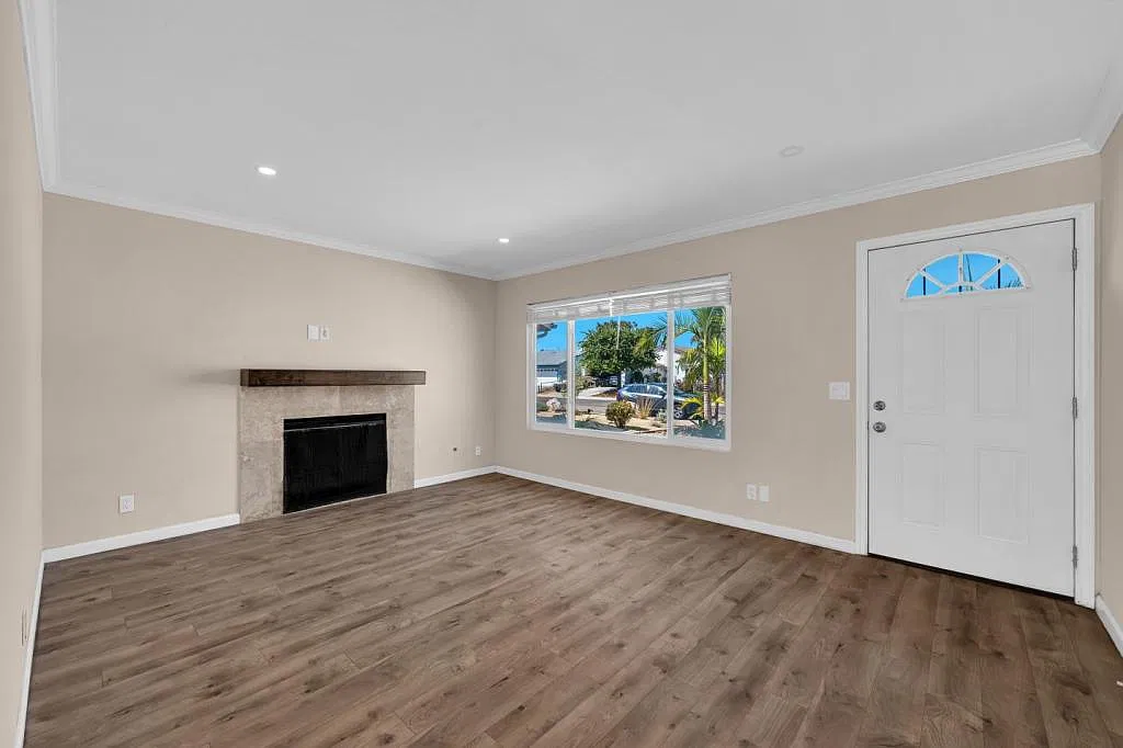 9933 Parkdale Ave — Photo 4