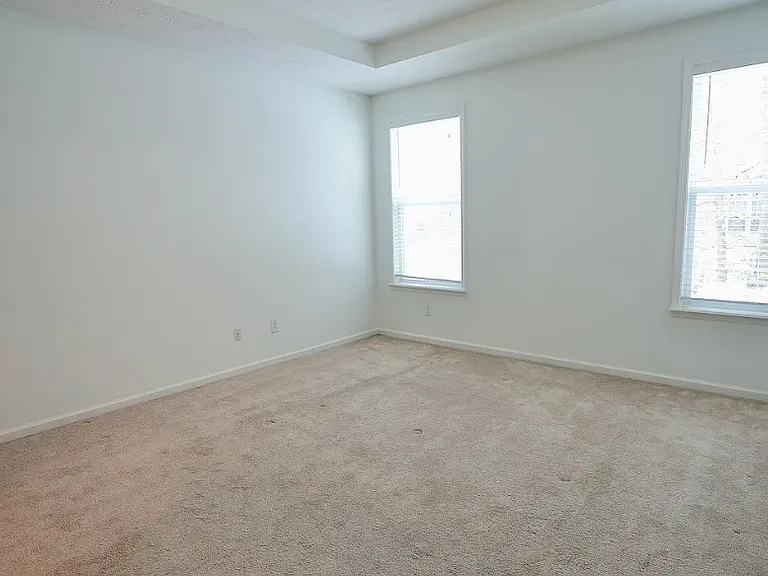 1566 Valdarno Dr — Photo 18