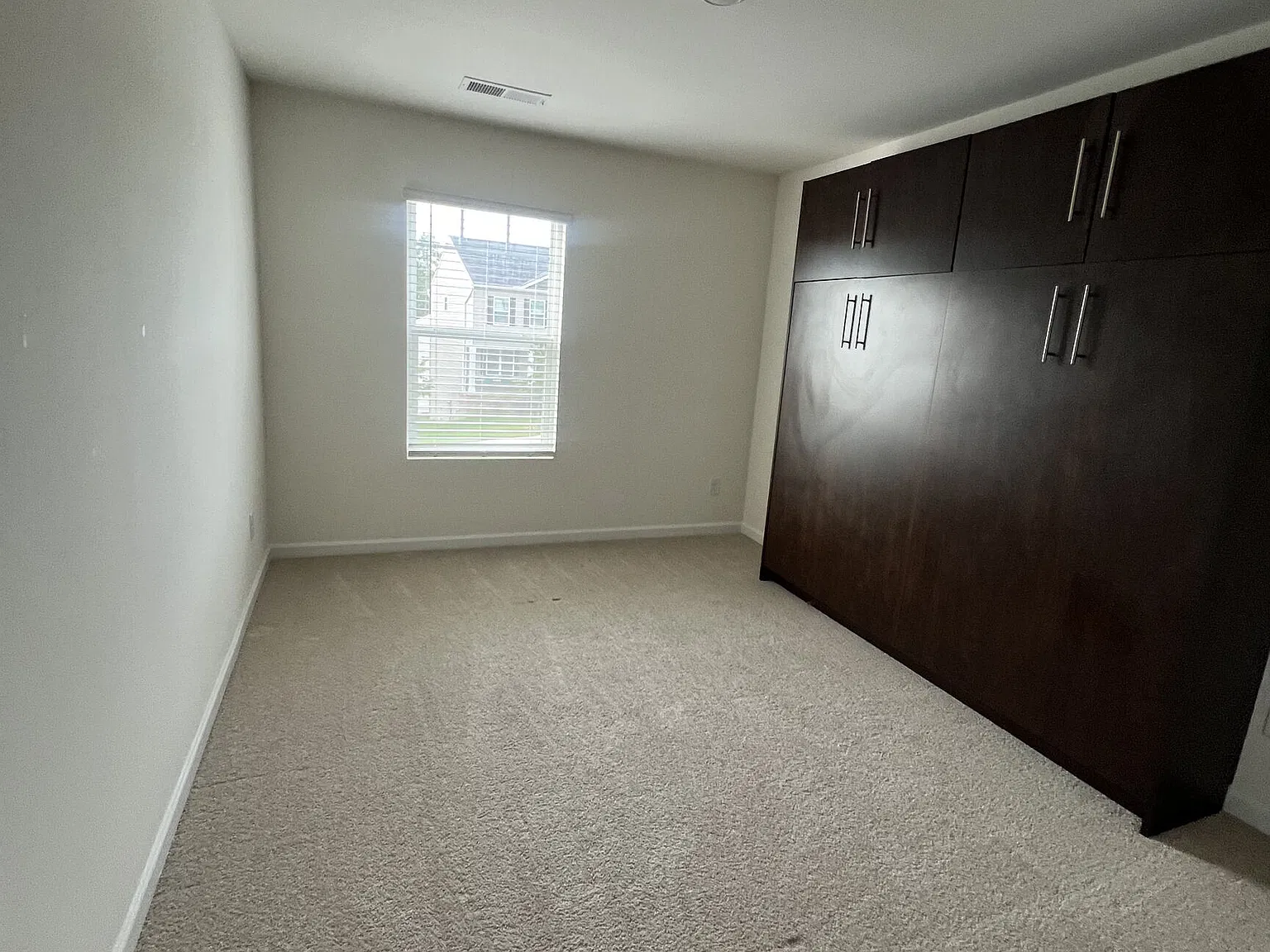3 bed, 2.5 bath, 1742 sqft, $2,200 — Photo 2