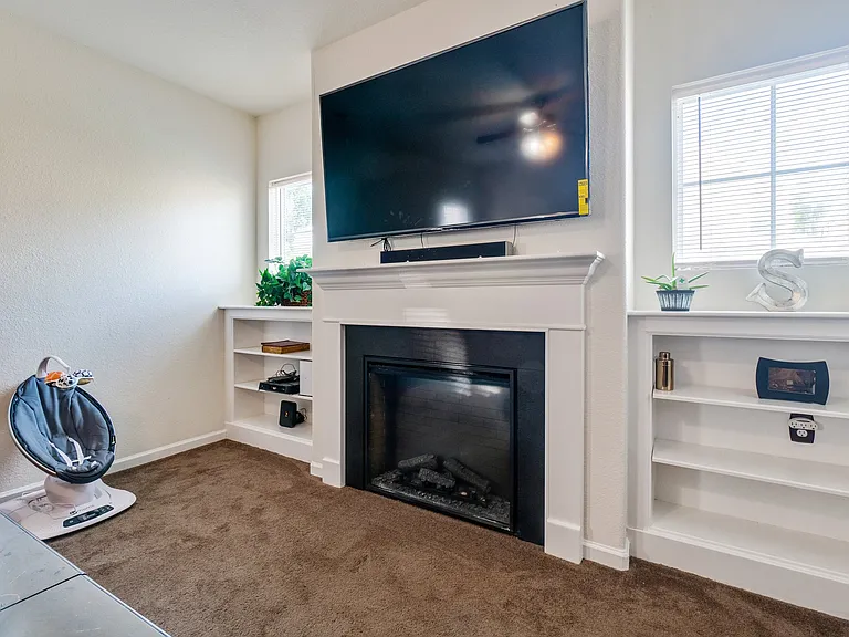 2104 Miller Ave — Photo 6