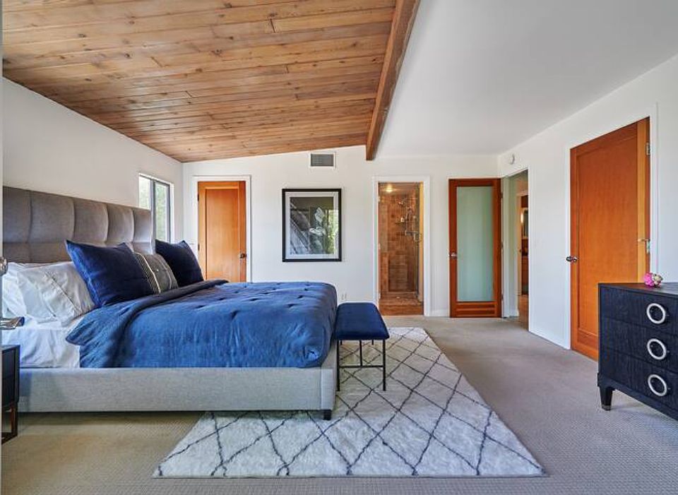 1st image of 550 1/2 E Miraleste Ct #550-1/2