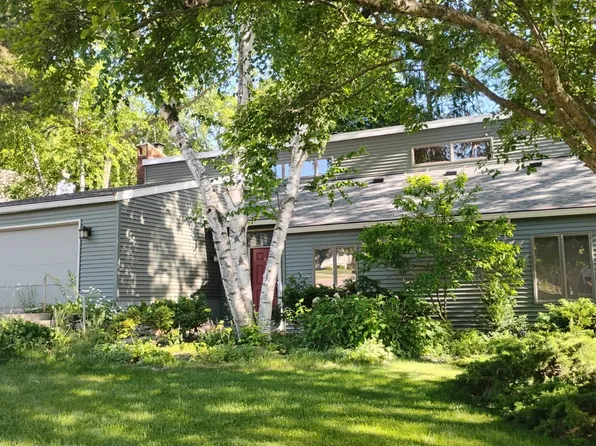 713 Hillside Ter, Ripon, WI 54971
