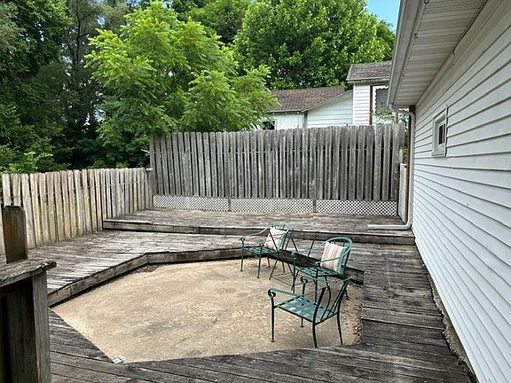 4th image of 302 N Carroll St