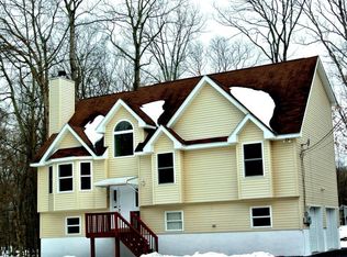 219 Footprint Rd, East Stroudsburg, PA 18302