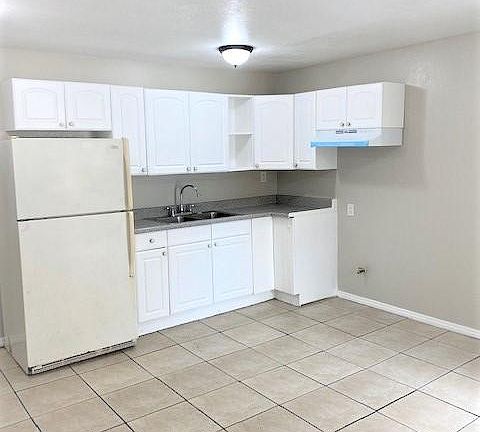3rd image of 2019 1/2 Harrison Ave