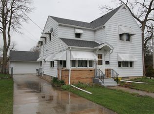 141 S Main St, Burlington, WI 53105