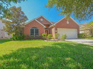 406 Colebrook Ln, Dickinson, TX 77539