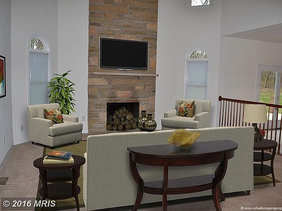 2-Story Family Room (VS)