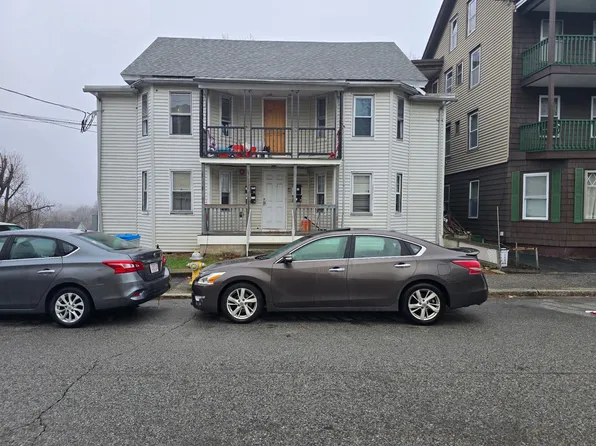 31 Prospect St APT 1R, Webster, MA 01570