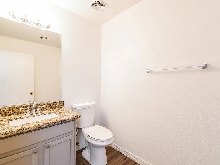 650 E Woodsman Pl — Photo 16