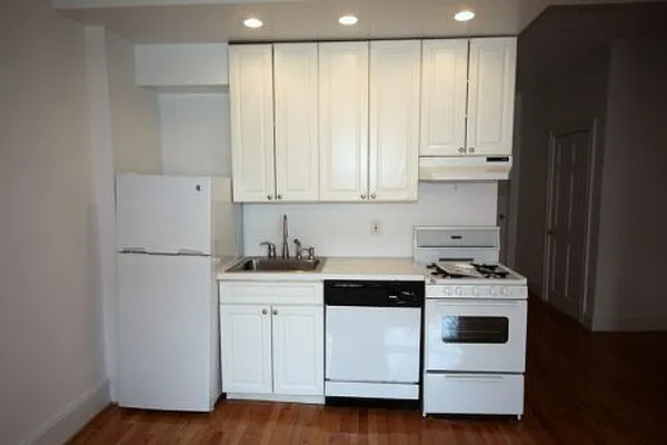 Rented by Alta Real Estate | media 10