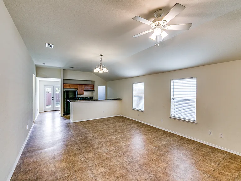 15407 Dorothy Nell Dr — Photo 3