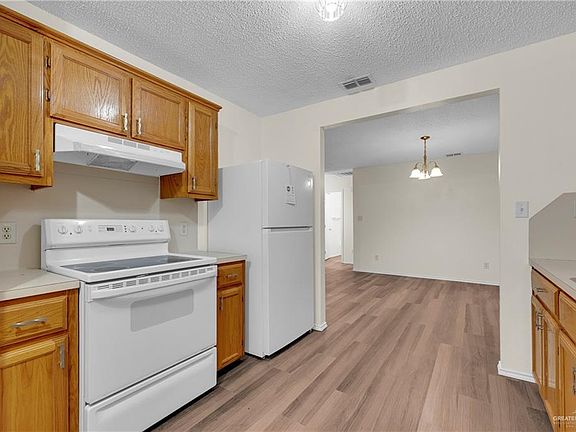 4th image of 4808 Redwood St
