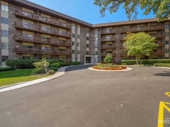 120 Lakeview Dr APT 513, Bloomingdale, IL 60108